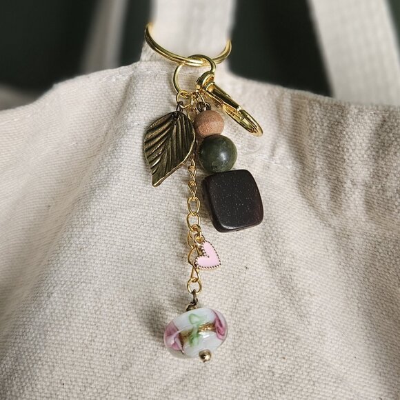 Vintage Floral Beaded Keychain with Gold Leaf Charm Bag - Picture 1 of 8
